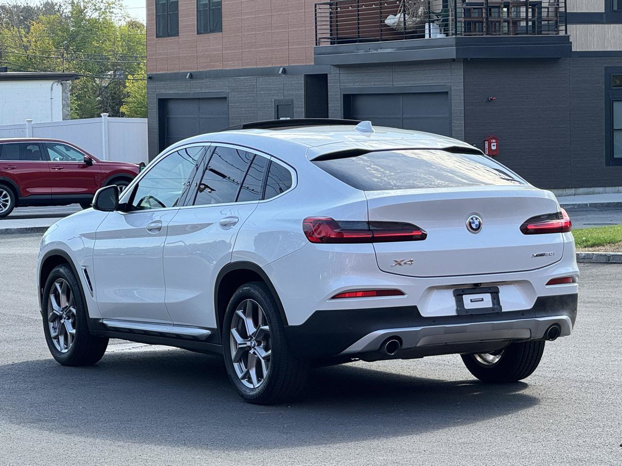 Used 2021 BMW X4 xDrive30i w/ Premium Package AWD/4WD image 4
