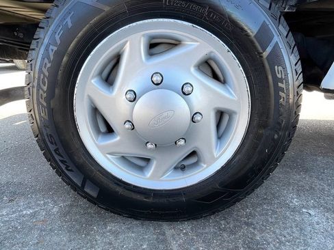 Used 2014 Ford E-150 and Econoline 150 RWD image 11