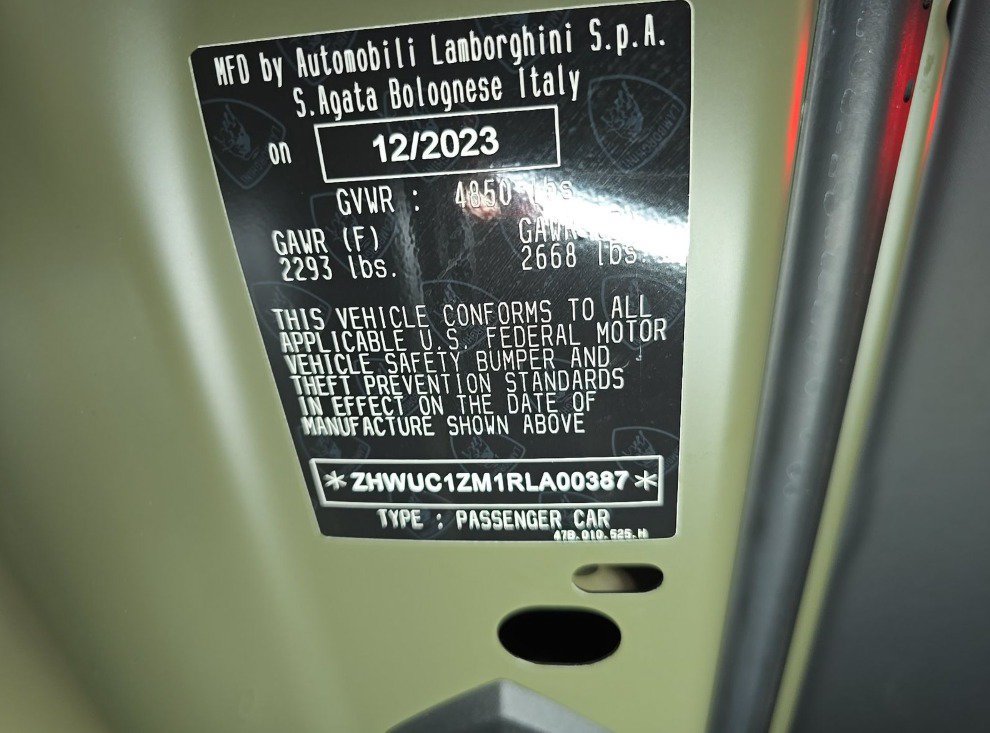 Used 2024 Lamborghini Revuelto AWD/4WD image 11