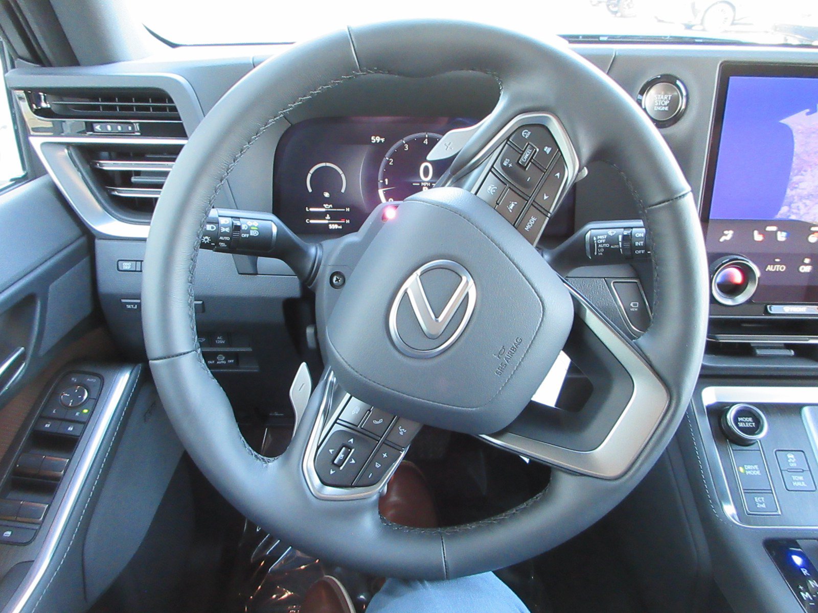 Used 2026 Lexus GX 550 w/ Accessory Package (2T) AWD/4WD image 39