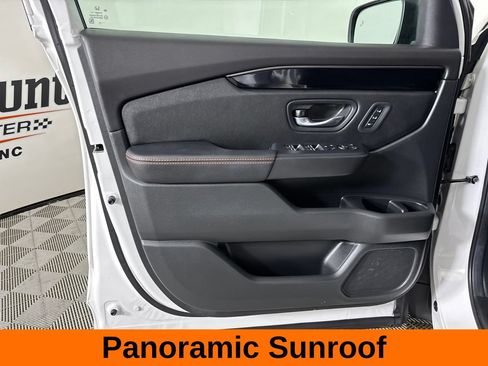 Used 2026 Honda Pilot TrailSport image 10