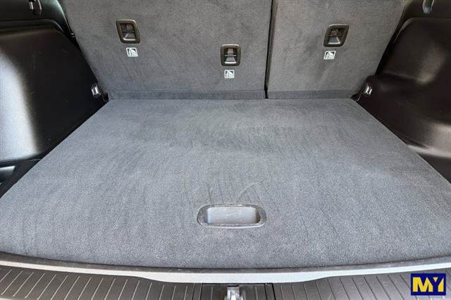 Used 2024 Jeep Grand Cherokee Laredo X RWD image 17