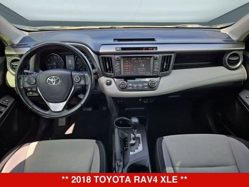 Used 2018 Toyota RAV4 XLE FWD image 14