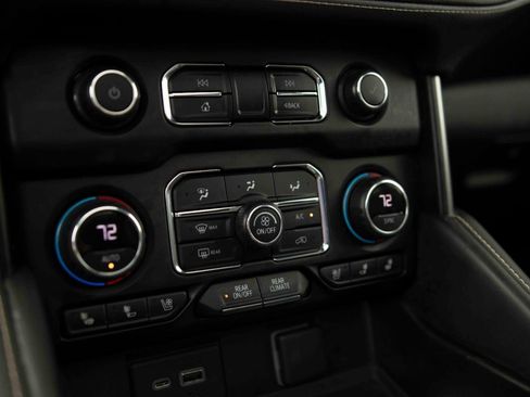 Used 2021 Chevrolet Tahoe Premier w/ Premium Package image 4