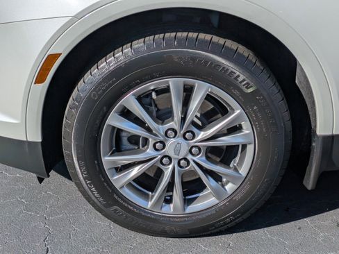 Certified 2022 Cadillac XT5 Premium Luxury image 9