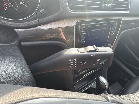 Used 2018 Volkswagen Passat 2.0T SE FWD image 18