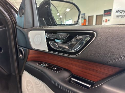 Used 2021 Lincoln Navigator Reserve w/ Luxury Package AWD/4WD image 48