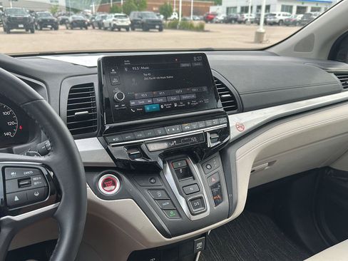 Used 2025 Honda Odyssey EX-L image 18