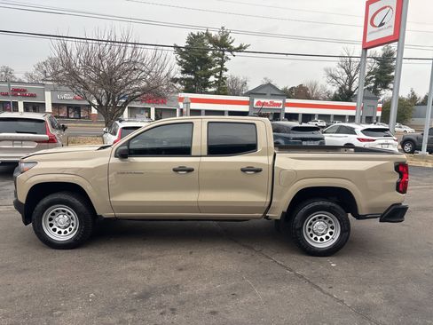 Used 2024 Chevrolet Colorado W/T RWD image 9