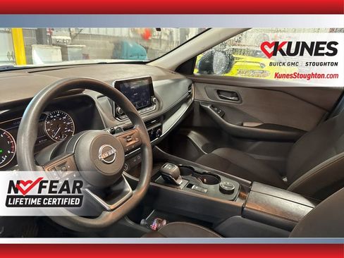 Used 2023 Nissan Rogue S image 21