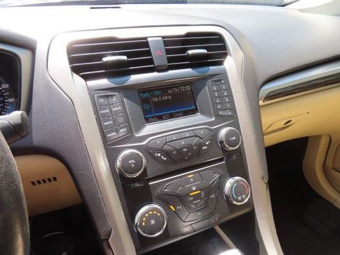 Used 2013 Ford Fusion SE FWD image 22