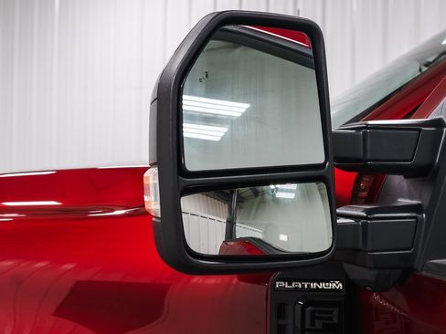 Used 2025 Ford F250 Platinum w/ FX4 Off-Road Package image 41