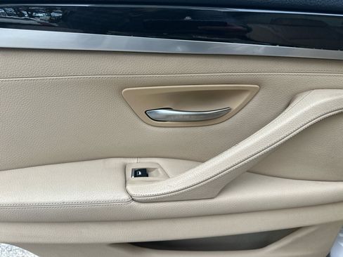 Used 2011 BMW 528i Sedan image 15