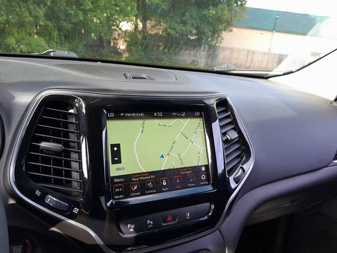 Used 2021 Jeep Cherokee Limited w/ Elite Package AWD/4WD image 26