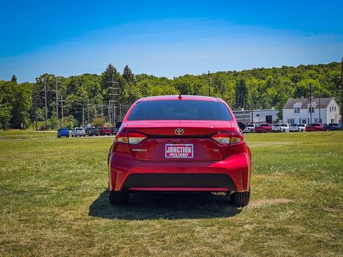 Used 2020 Toyota Corolla LE FWD image 4