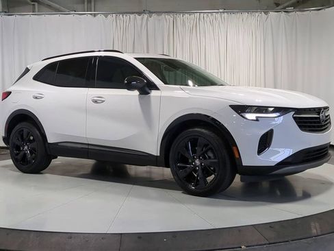 Used 2022 Buick Envision Essence w/ Sport Touring Package image 2