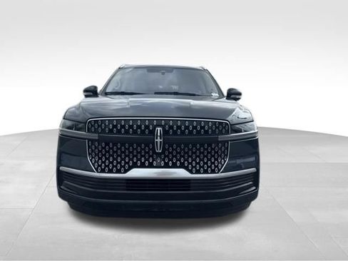 Used 2025 Lincoln Navigator Reserve AWD/4WD image 11