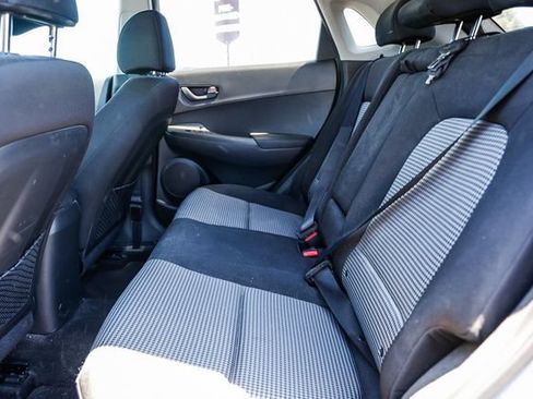 Used 2018 Hyundai Kona SEL AWD/4WD image 16