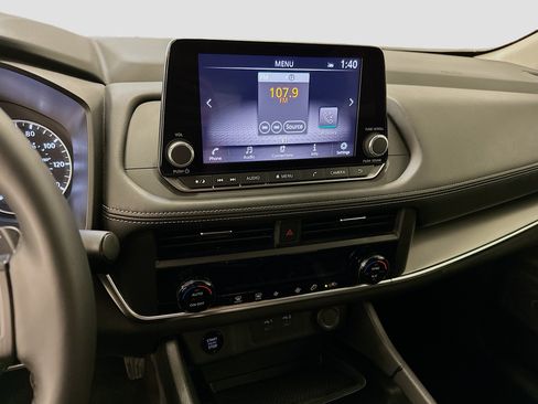 Used 2025 Nissan Rogue SV AWD/4WD image 25