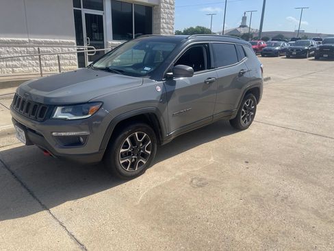 Used 2021 Jeep Compass Trailhawk w/ Sun and Sound Group AWD/4WD image 2