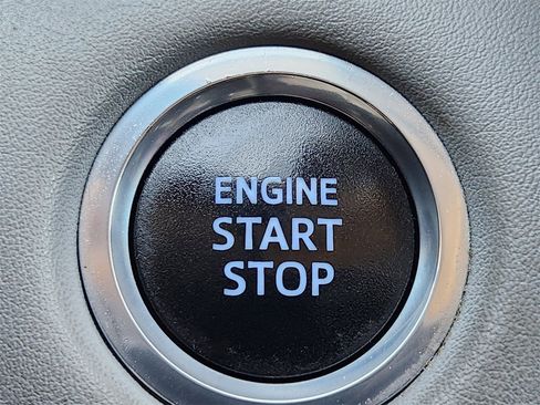 Used 2020 Toyota Highlander L image 20