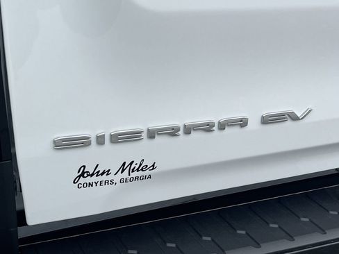 New 2026 GMC Sierra EV Elevation image 19