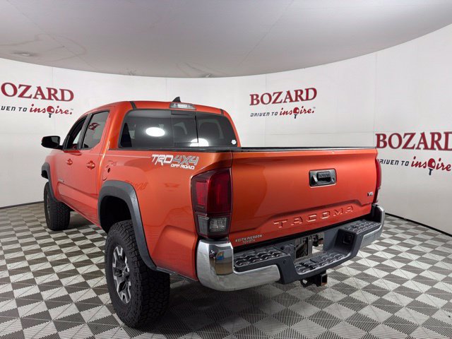 Used 2018 Toyota Tacoma TRD Off-Road AWD/4WD image 11