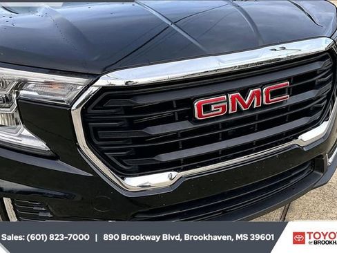 Used 2024 GMC Terrain SLE image 21