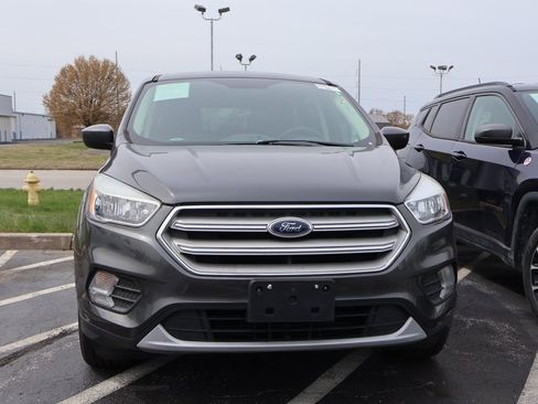 Used 2019 Ford Escape SE image 6