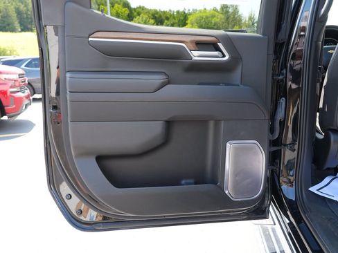 Certified 2022 Chevrolet Silverado 1500 High Country w/ High Country Premium Package AWD/4WD image 21