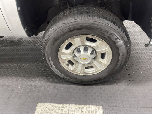 Used 2010 Chevrolet Silverado 2500 LT w/ Exterior Plus Package image 27