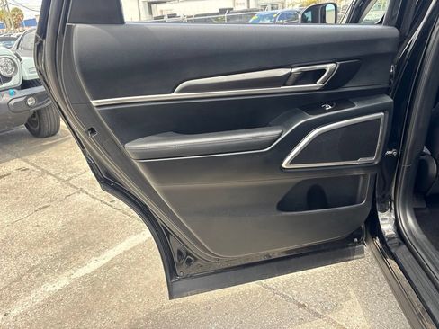 Used 2024 Kia Telluride S FWD image 12