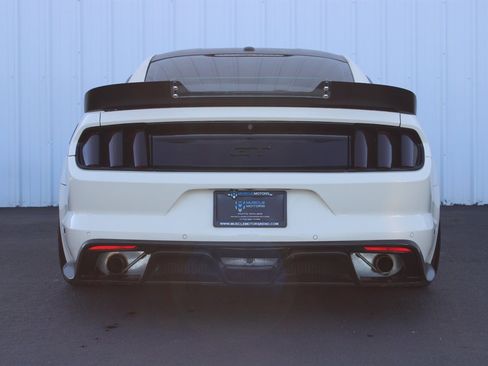Used 2017 Ford Mustang GT Premium w/ GT Performance Package RWD image 11