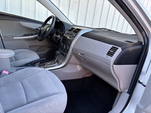 Used 2011 Toyota Corolla LE image 11