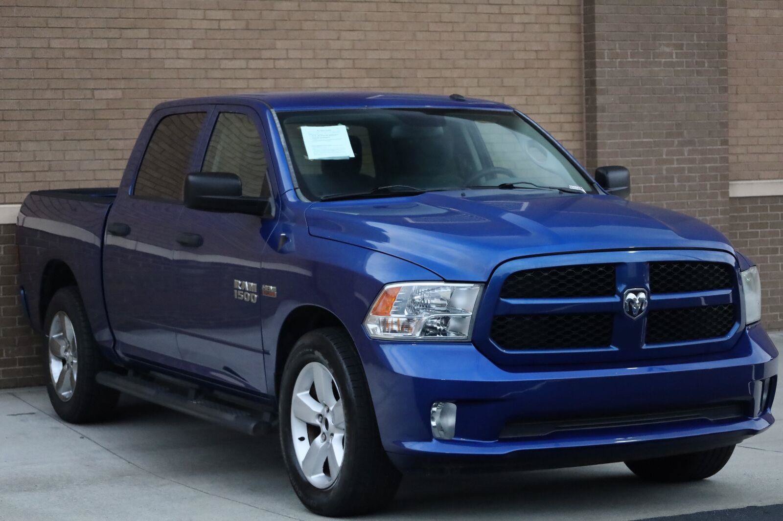 Used 2015 RAM 1500 Express RWD image 7