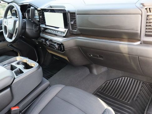 Used 2025 Chevrolet Silverado 1500 LT image 25