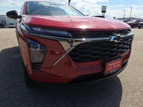 New 2026 Chevrolet Trax RS FWD image 11