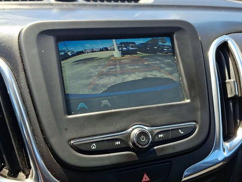 Used 2018 Chevrolet Equinox LT FWD image 18