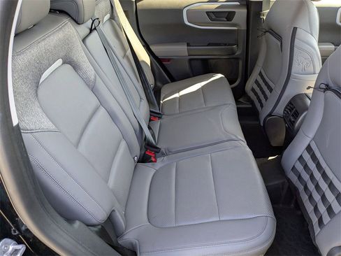 Used 2025 Ford Bronco Sport Badlands image 38