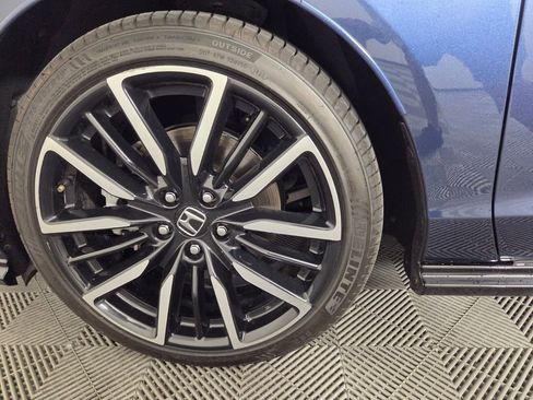 Used 2023 Honda Accord Touring image 9