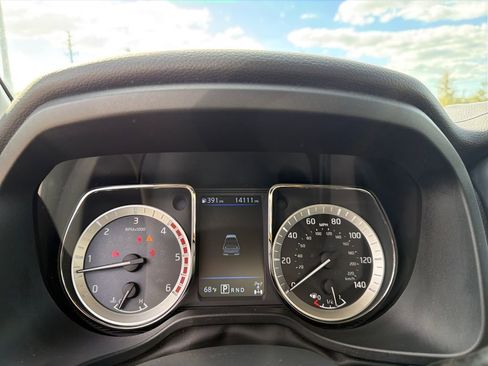 Used 2019 Nissan Titan S image 32