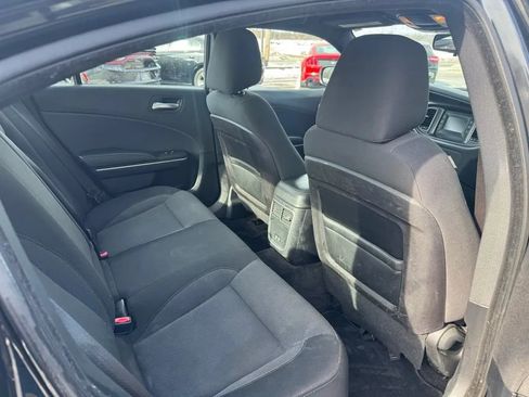 Used 2015 Dodge Charger SE image 7