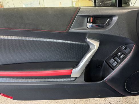 Used 2019 Toyota 86 TRD SE RWD image 10