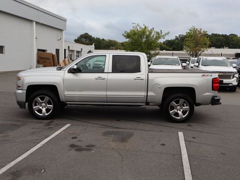 Used 2017 Chevrolet Silverado 1500 LT w/ All Star Edition AWD/4WD image 7