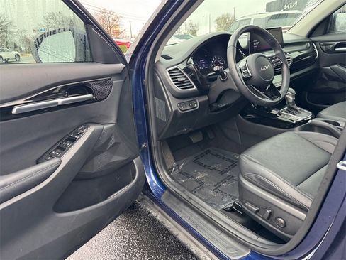 Certified 2023 Kia Seltos EX image 12