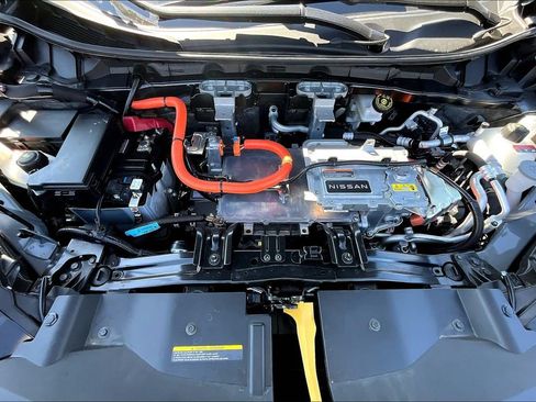 Used 2023 Nissan Ariya AWD image 13