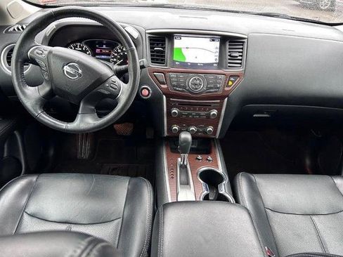 Used 2019 Nissan Pathfinder Platinum image 14