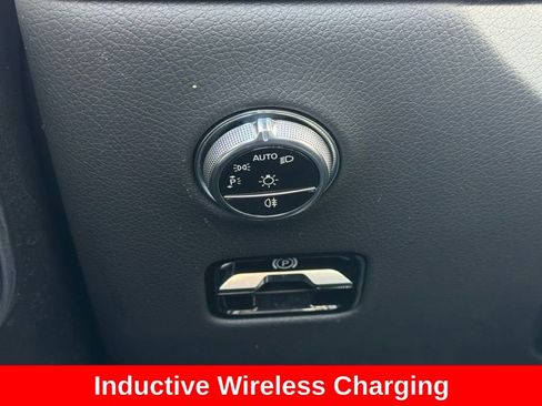 Used 2023 Mercedes-Benz GLC 300 4MATIC image 32