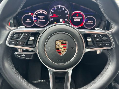 Used 2023 Porsche Cayenne Platinum Edition image 23