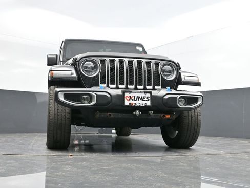 Used 2022 Jeep Wrangler Unlimited Sahara w/ Cold Weather Group image 32
